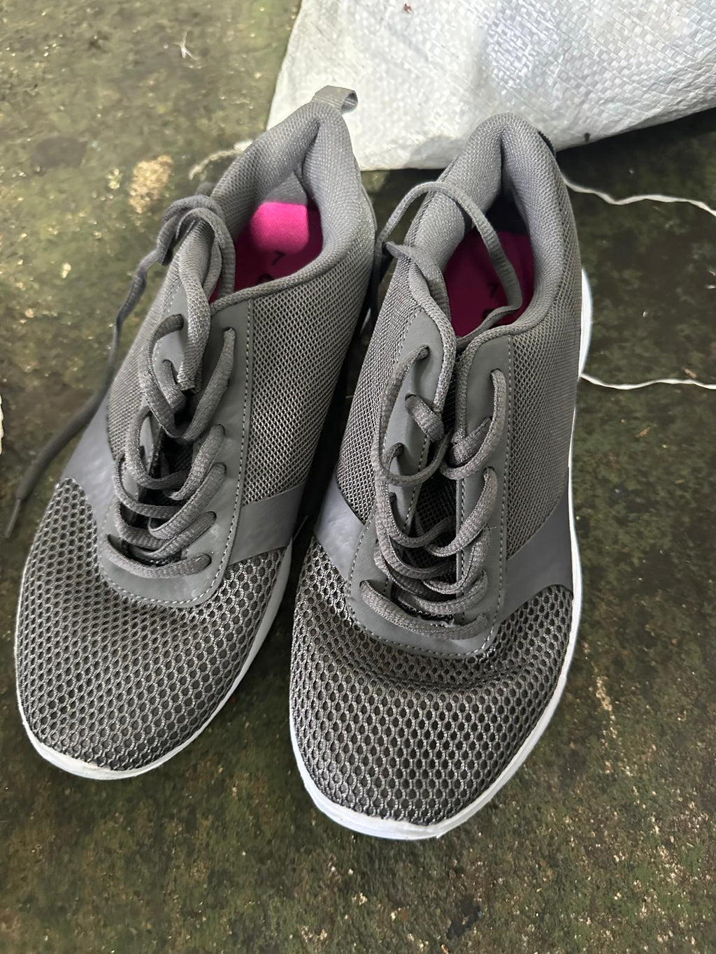Shoes A grade 25 kg